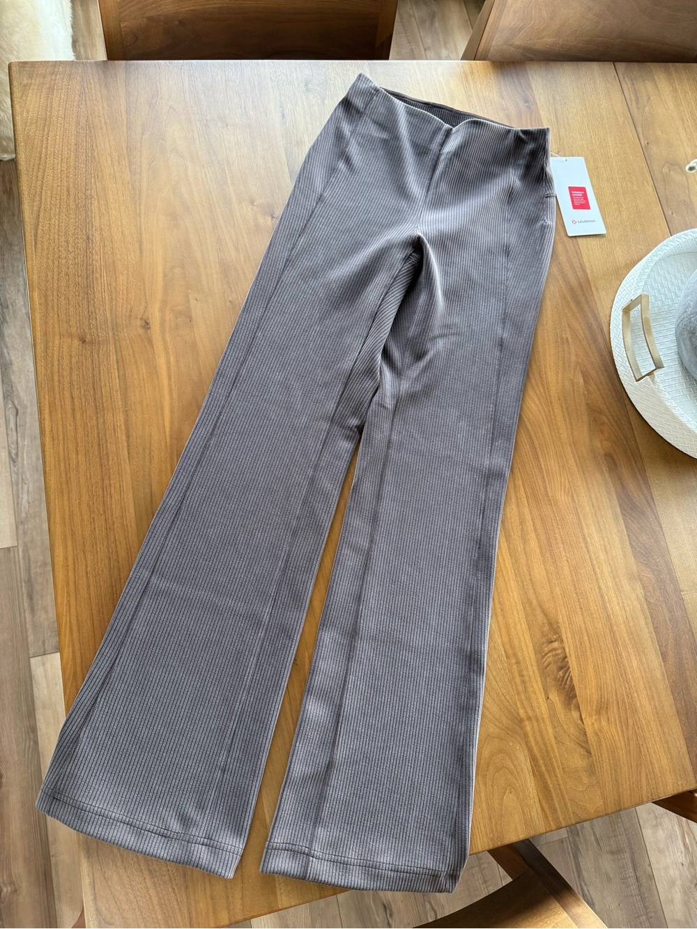 Lululemon Softstreme Ribbed Flare, espresso, size 4 (attached tag is incorrect)